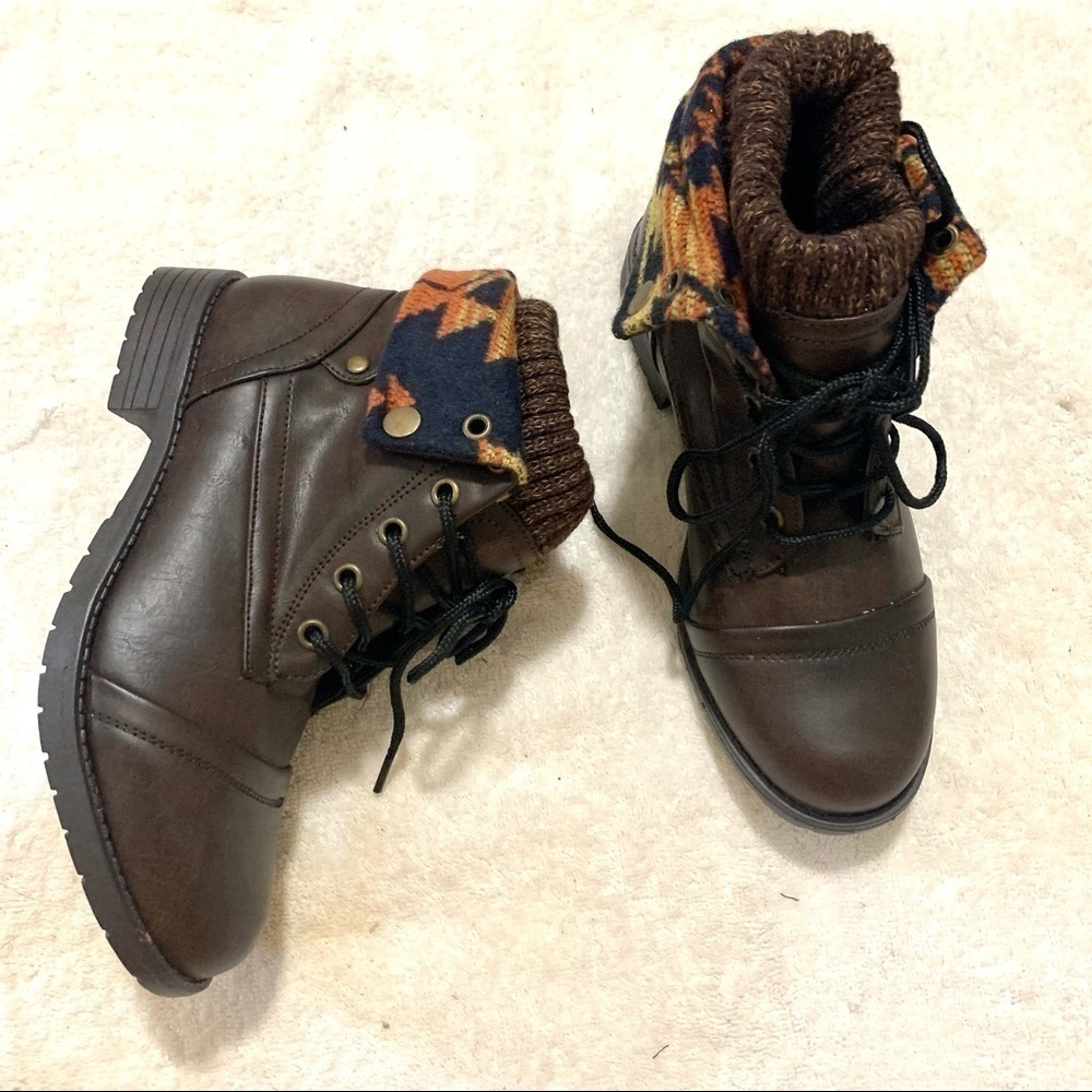 NEW CELEBRITY NYC Tractor knit ankle boots women 6